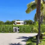 Hlevel Architecture Sanibel Island Residence Street view landscaped